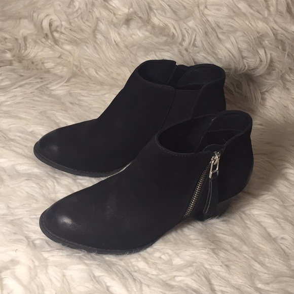 Vionic sterling ankle boots - Picture 1 of 10